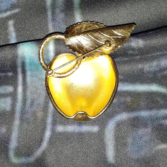 Apple broach - Picture 2 of 2